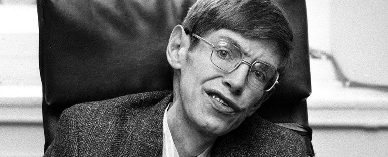 stephen-hawking-young-chair-doctorate_1024.jpg