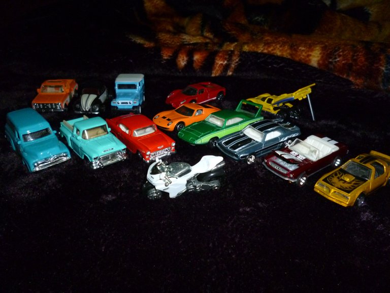 Varios HotWheels.JPG