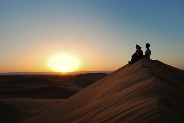 COUCHER-DU-SOLEIL-AUX-DUNES-DE-MERZOUGA.jpg