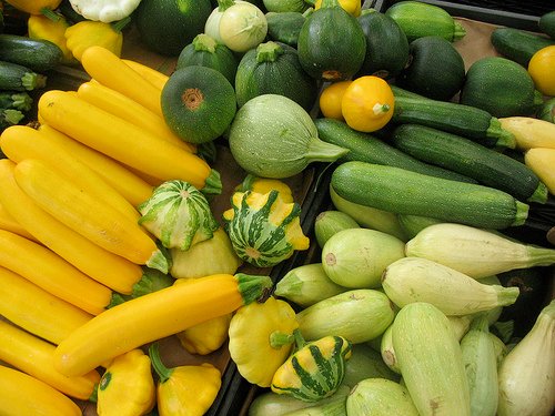 Summer-Squash-at-the-farmers-market1.jpg