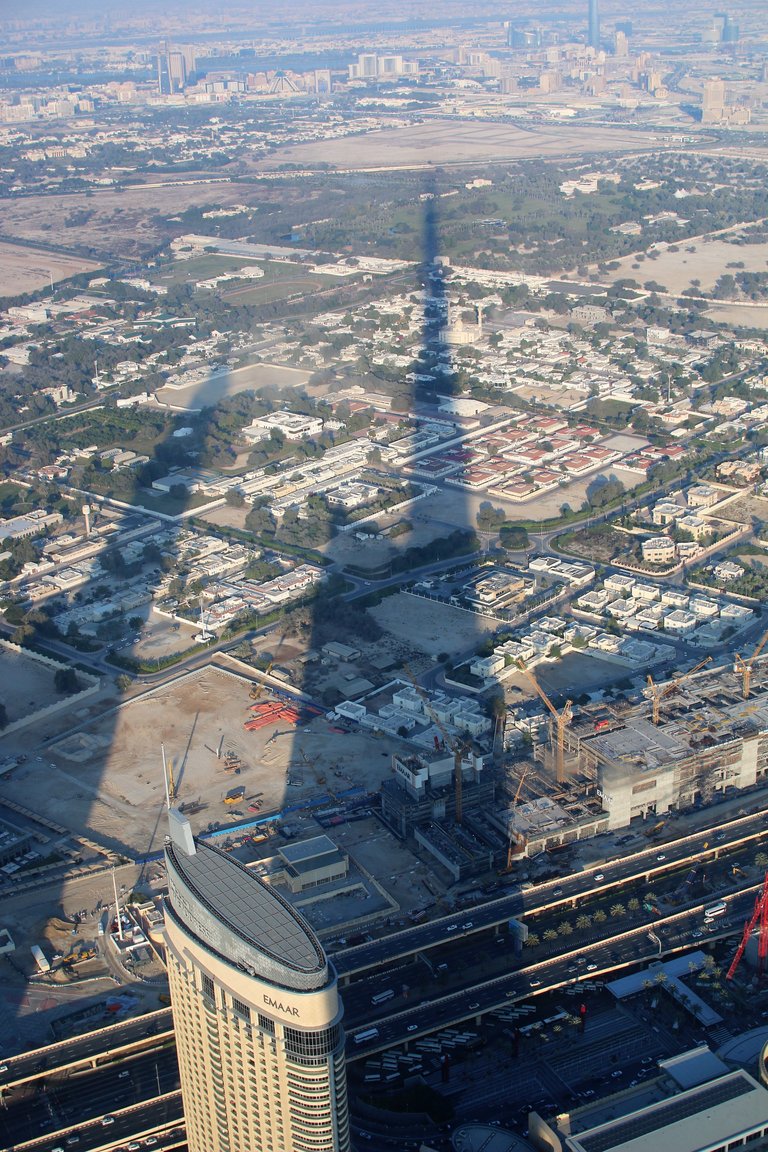 burj khalifa long shadow (1).jpg