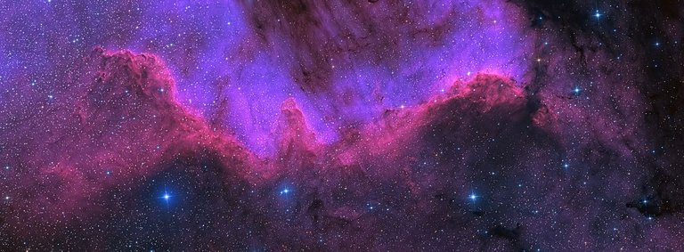 1200px-Cygnus_Wall.jpg