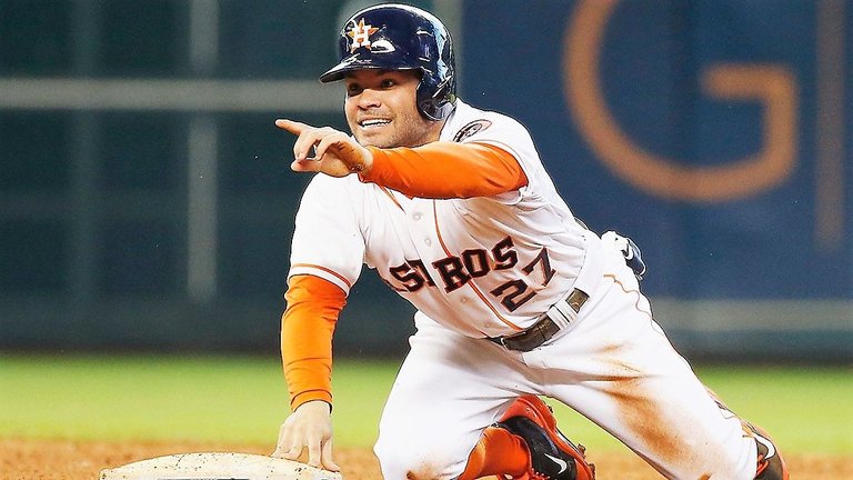 jose-altuve-tri.jpg