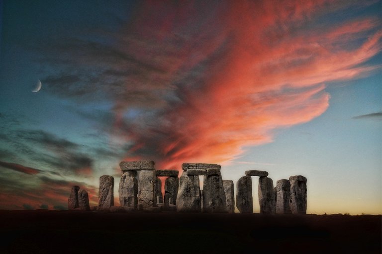 stone-henge-1566686_1920.jpg