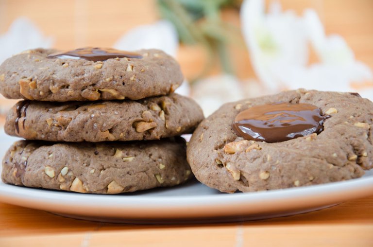 Chocolate-cookies-with-cashew-cocoa-and-spelt.jpg