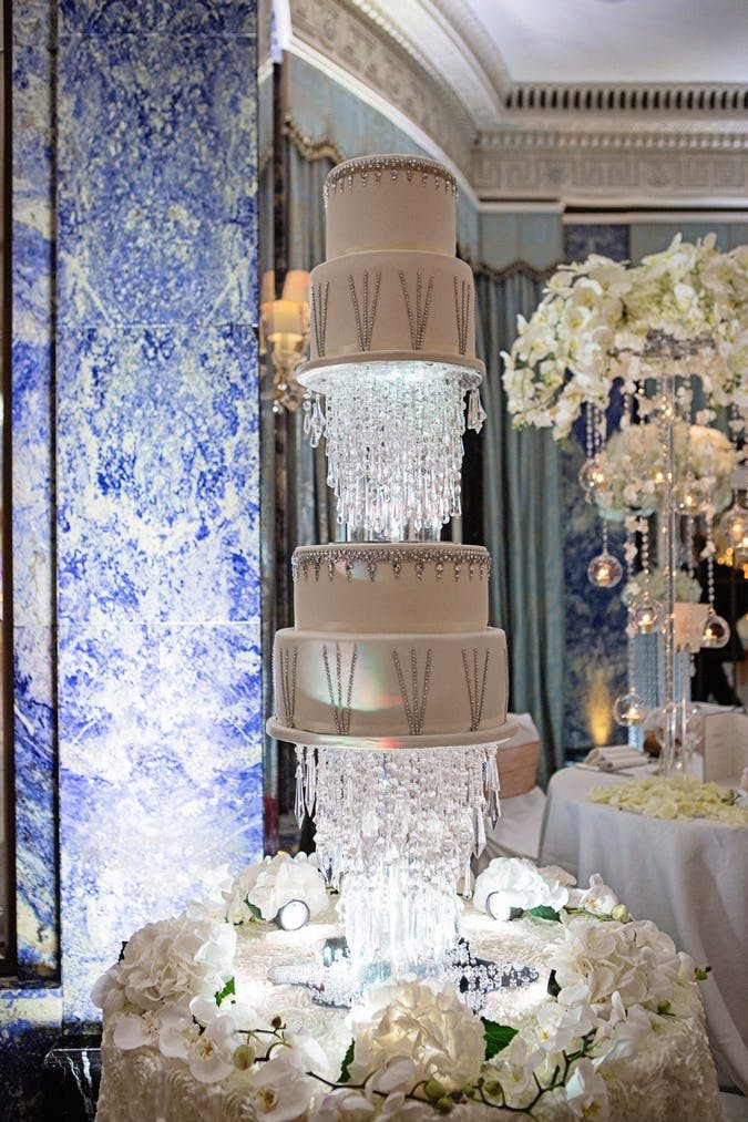 CarrieBradshawWeddingCake.jpg