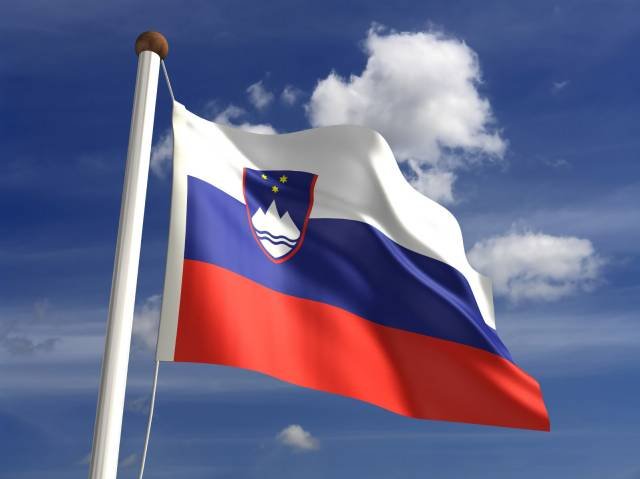 slovenia flag.jpg