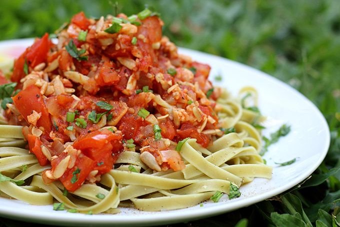 Vegane-Bolognese-mit-Blumenkohl-1.jpg