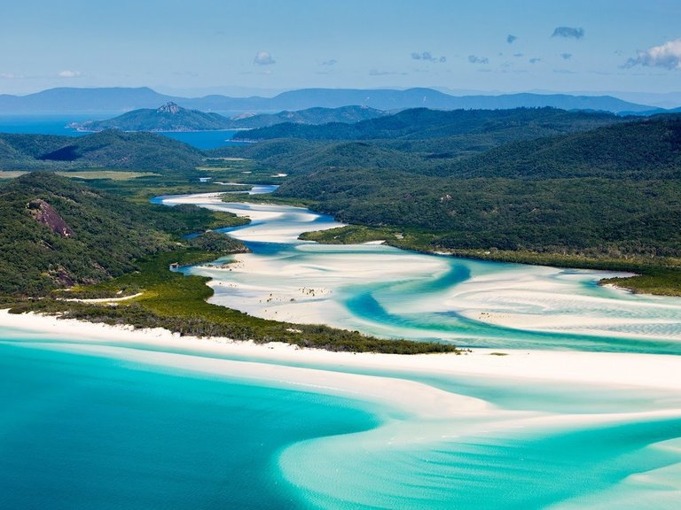 whitehaven-beach-australiaGettyImages-166766115.jpg