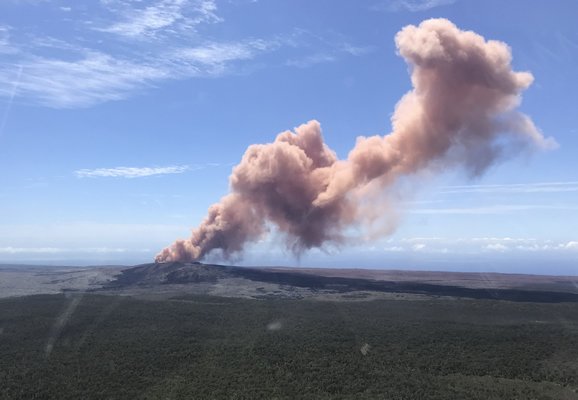 Volcano-on-Hawaiis-Big-Island.jpg