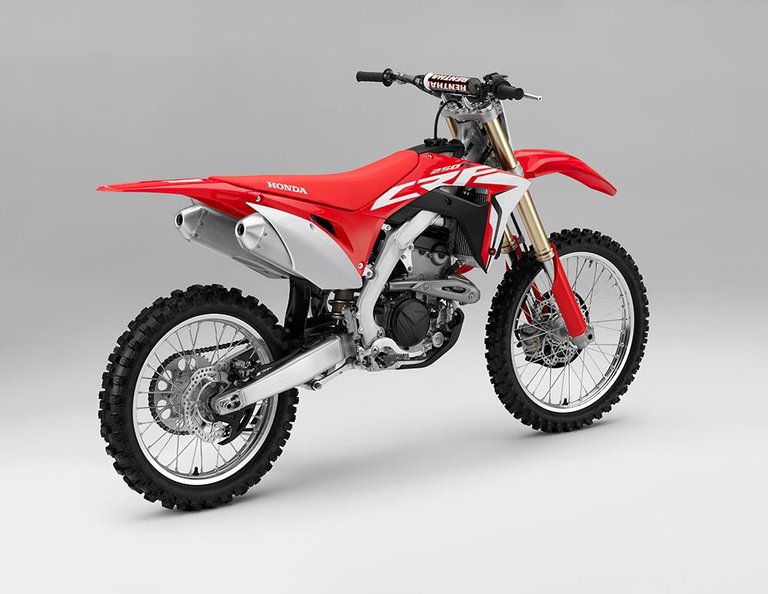 18_CRF250R_RR34.jpg