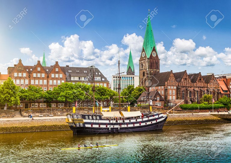 32324910-Historic-town-of-Bremen-with-old-sailing-ship-on-Weser-river-Germany-Stock-Photo.jpg