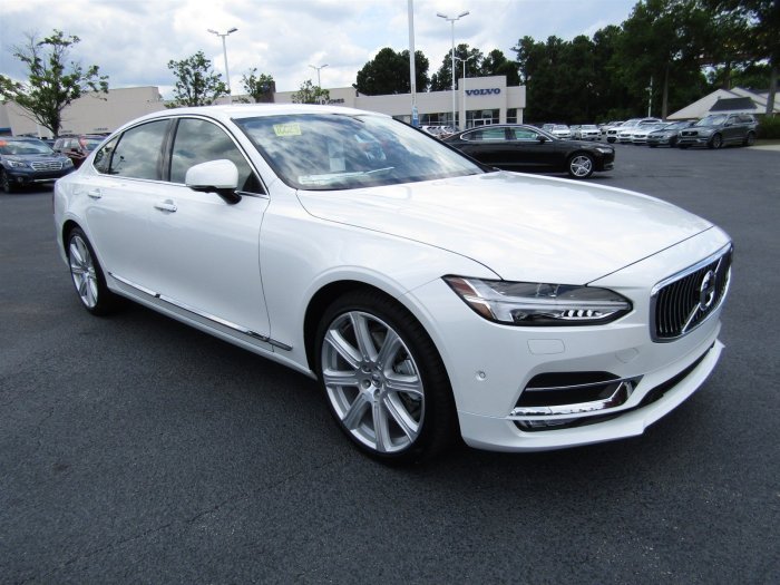 Volvo S90.jpg