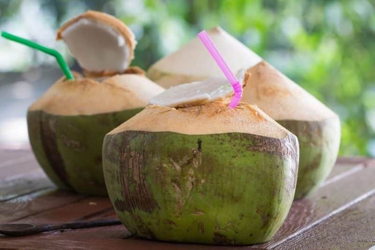 coconut-water-e1466173173922.jpg