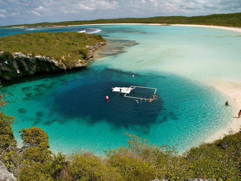 deans-blue-hole-long-island-bahamas-8.jpg