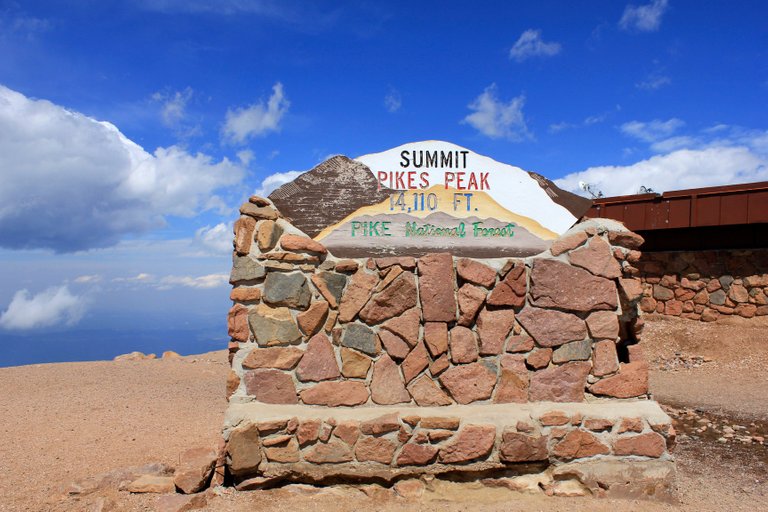 colorado-pikes-peak-marker.jpg