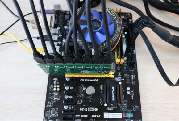 1502729200_8-port-pcie-riser-card-2-580x392.jpg