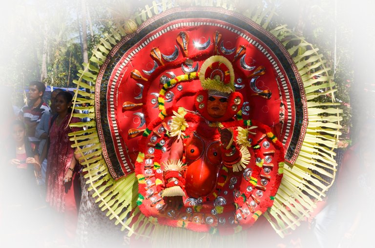 Theyyam 3-1-4.jpg