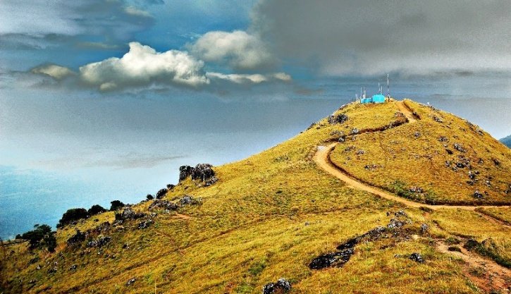 ponmudi-hills-kerala tourism_1443524443_725x725.jpg