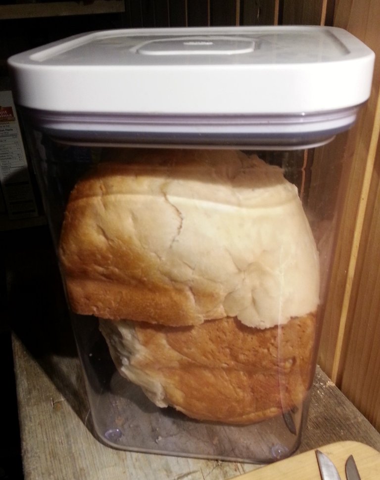 breadkeeper.jpg