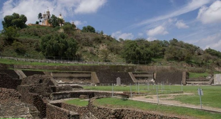 Cholula-Pyramid-810x435.jpg