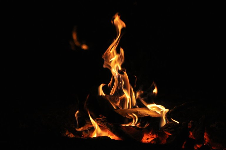 fire_flame_by_undeadliz-d5tccl2.jpg