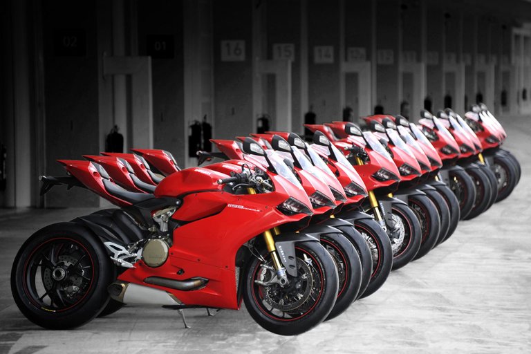 Ducati 1199 Panigale S Photoshoot Wallpapers HD.jpg