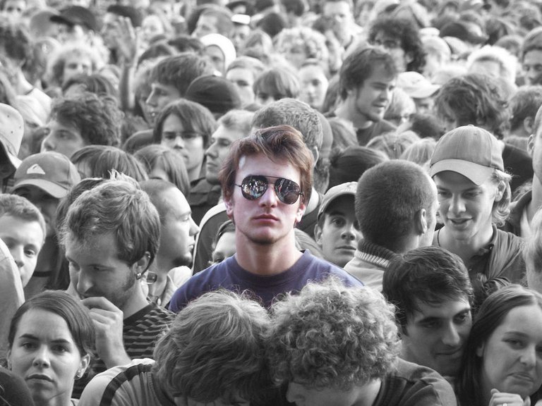 alone_in_the_crowd_by_cunny1988.jpg