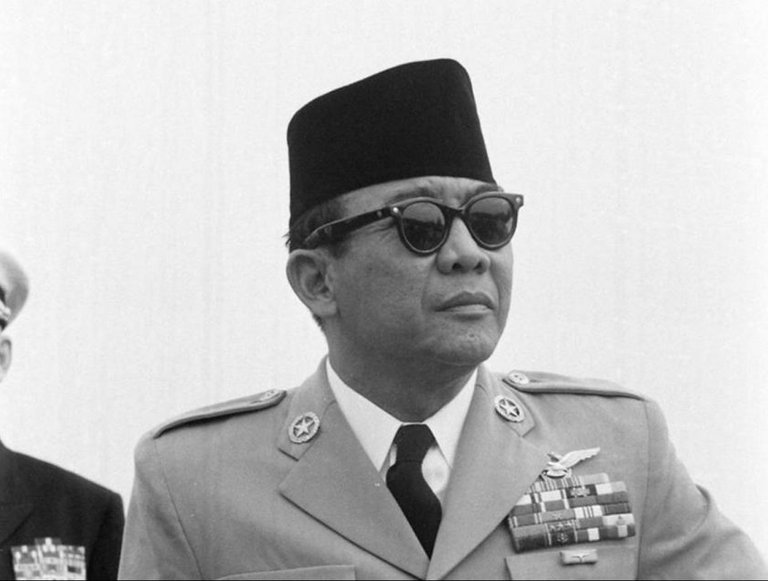 Soekarno-e1504255799384.jpg