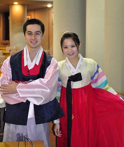 Couple_in_Hanbok.jpg