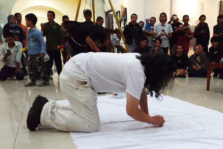 Art performance 3.jpg