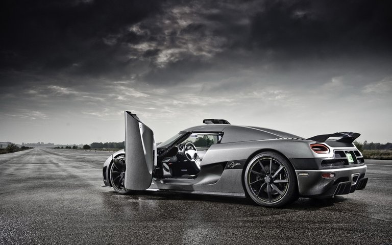 You are viewing a Koenigsegg Wallpaper.jpeg