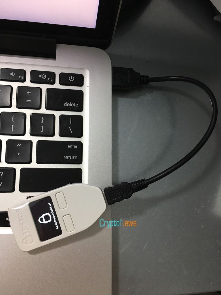 Plug your Trezor to Computer.JPG