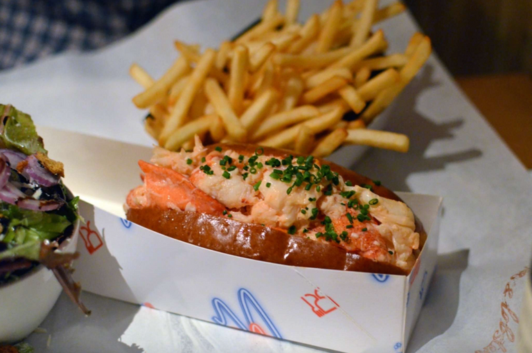 burger-lobster-roll-london-seafood.png