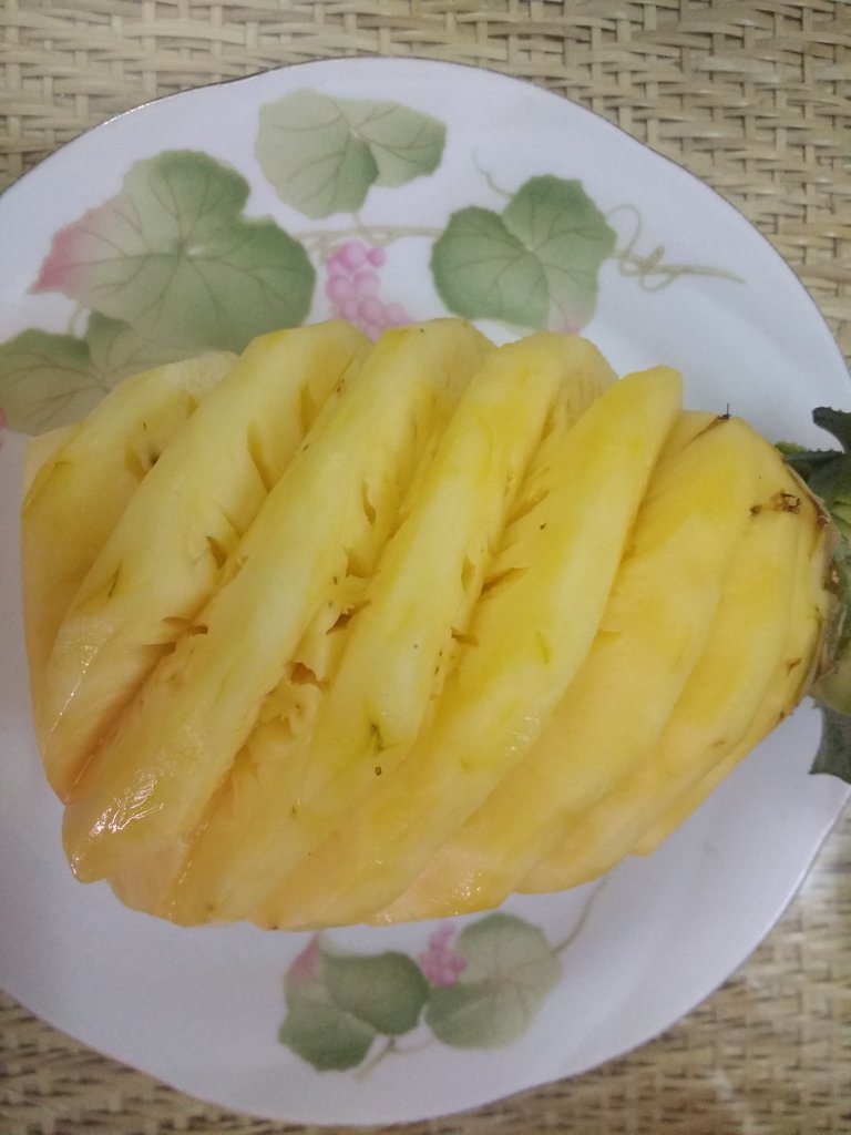 a pineapple.jpg