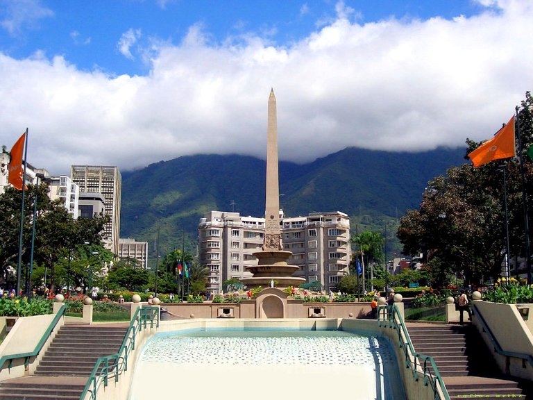 Plaza-Francia-en-Caracas.jpg