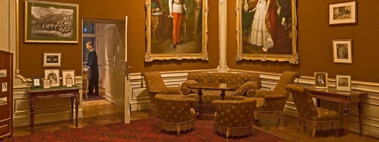 csm_Arbeitszimmer_Franz_Joseph_02_c__Schloss_Schoenbrunn_Kultur-_und_Betriebsges.m.b.H__Fotograf__Alexander_Eugen_Koller_01e8e805f1.jpg