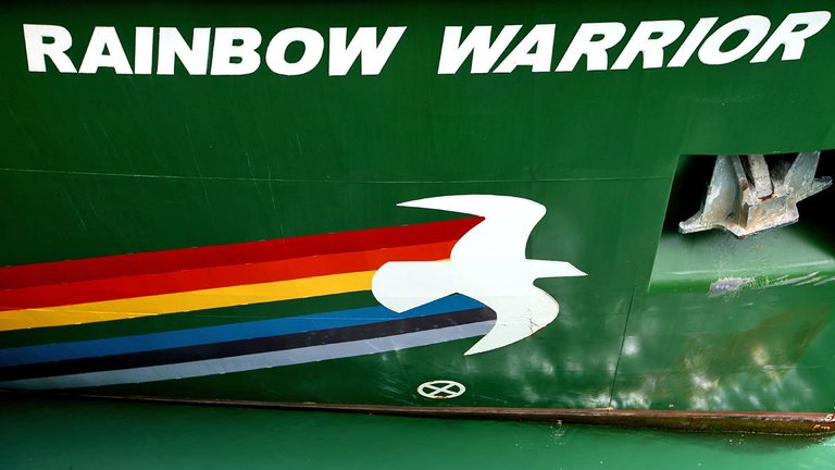 11-11-2013-rainbow-warrior-greenpeace.jpg