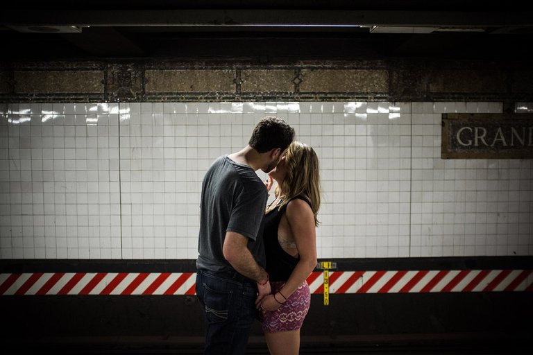 web-subway-couple-kiss-infidelity-cheat-manuele-toscano-cc.jpg