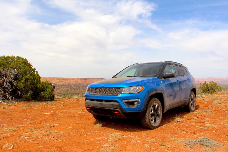 2017-Jeep-Compass-Trailhawk-8.JPG