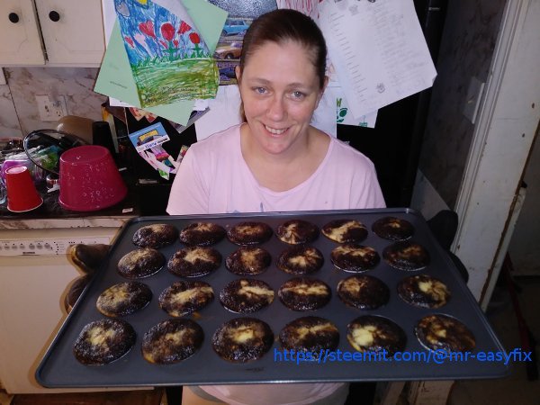 kim-baking-wife-steemit2.jpg