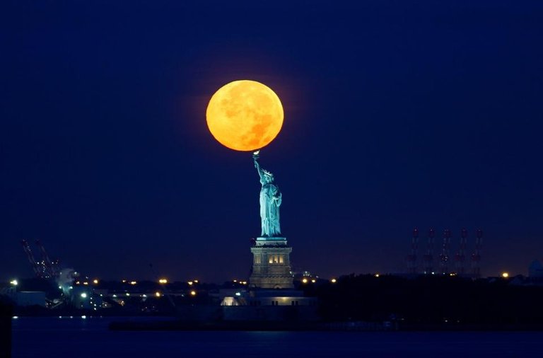 supermoon-liberty.jpg