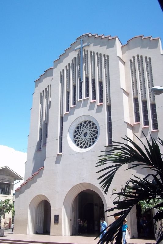 Baclaran_church01_2013.jpg