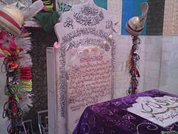 250px-Heer_Ranjha's_tombstone-2.jpg