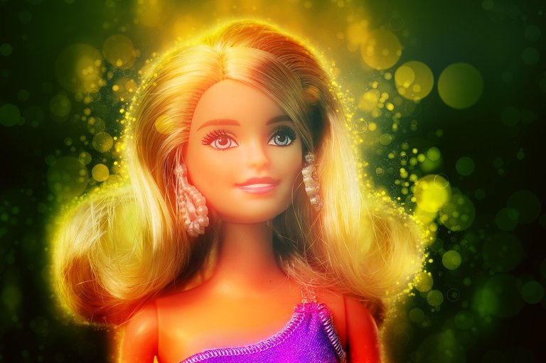 barbie-doll-2380468_1280.jpg
