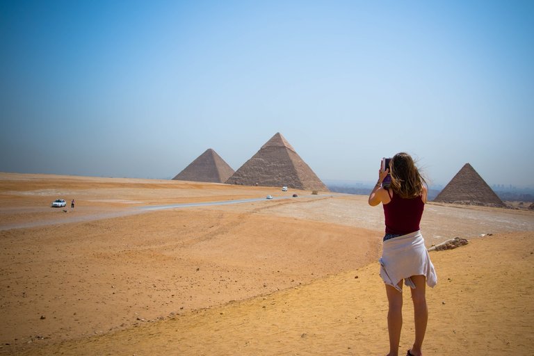 MaxPixel.freegreatpicture.com-Egypt-Travel-Pyramid-Girl-Egyptian-Ancient-2262728.jpg