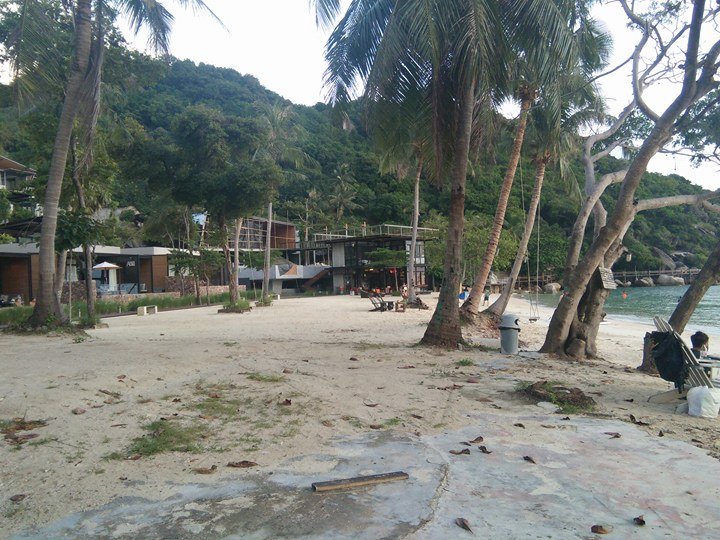 Leela Beach Or Coco-Cabin Beach 1.jpg