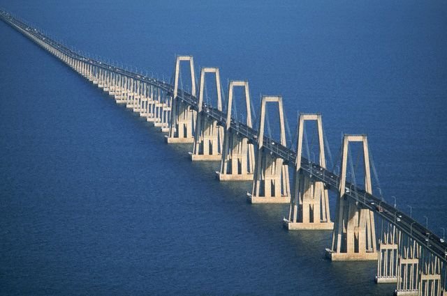 puente_sobre_el_lago.jpg