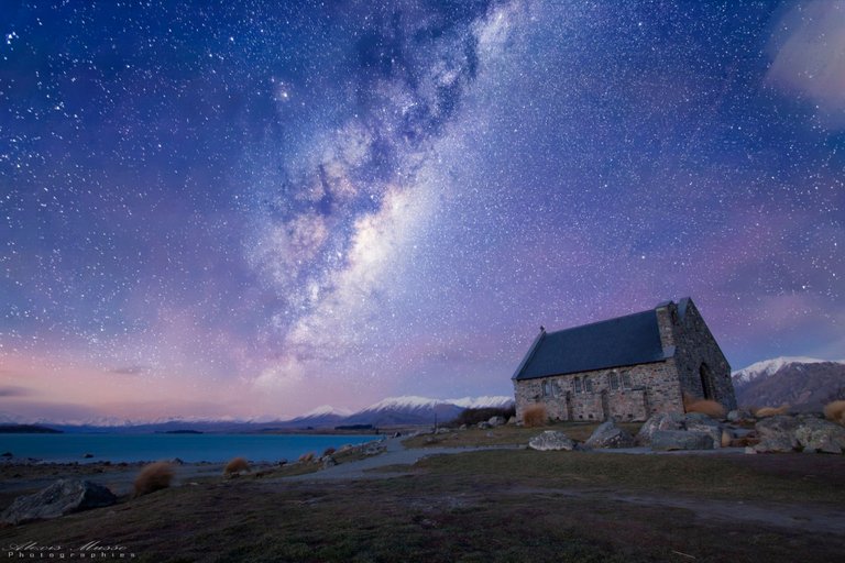 lake tekapo.jpeg