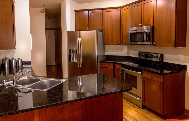 kitchen-670247.jpg